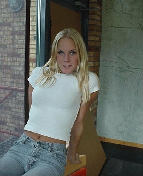 gal/Vos voisines sont des bombes !/bombe_115.jpg